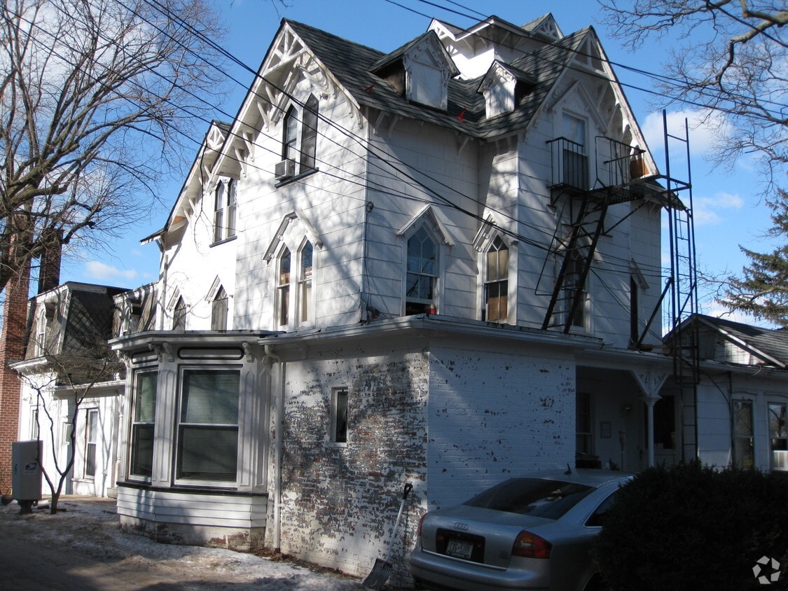 8284 Fairview Pl, Sea Cliff, NY 11579 Apartments in Sea Cliff, NY