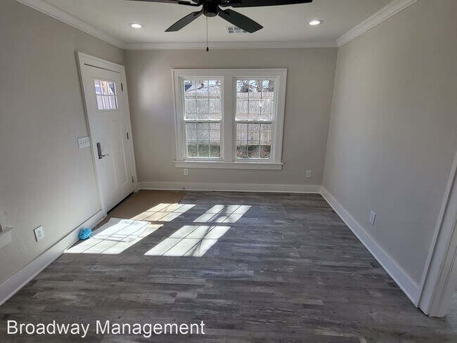 Foto del edificio - 1 br, 1 bath House - 409 S. University Dr