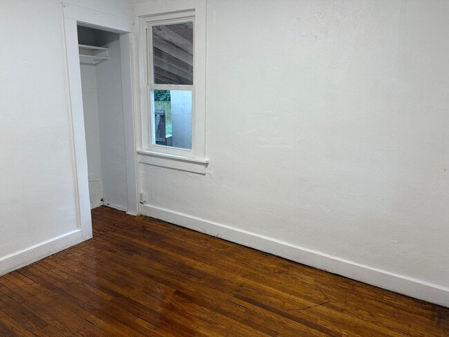 Foto del edificio - 708 E Stanford Ave