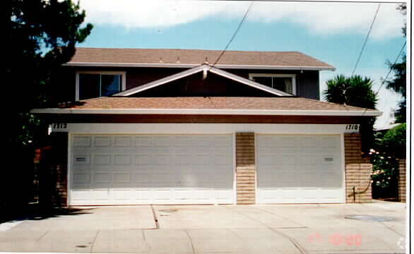Building Photo - 1710 Oak Ave