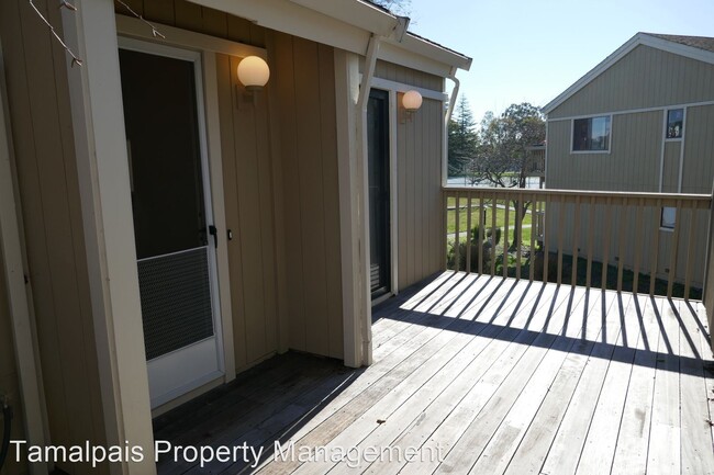 Building Photo - 3 br, 2.5 bath House - 25 Thoreau Circle