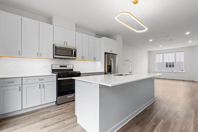 Building Photo - 103 E Crystal Lake Ave