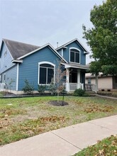 Building Photo - 728 Sampson