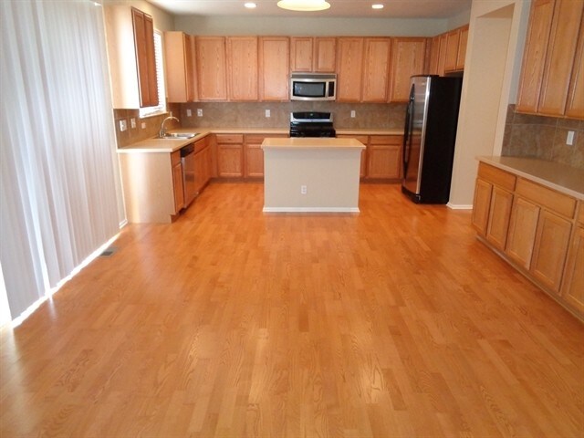 Foto del edificio - 124 N Flat Rock St
