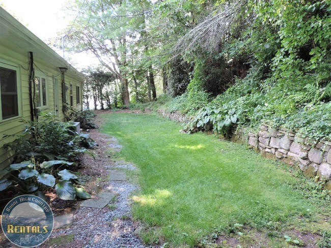 Foto del edificio - 147 Woodland Dr