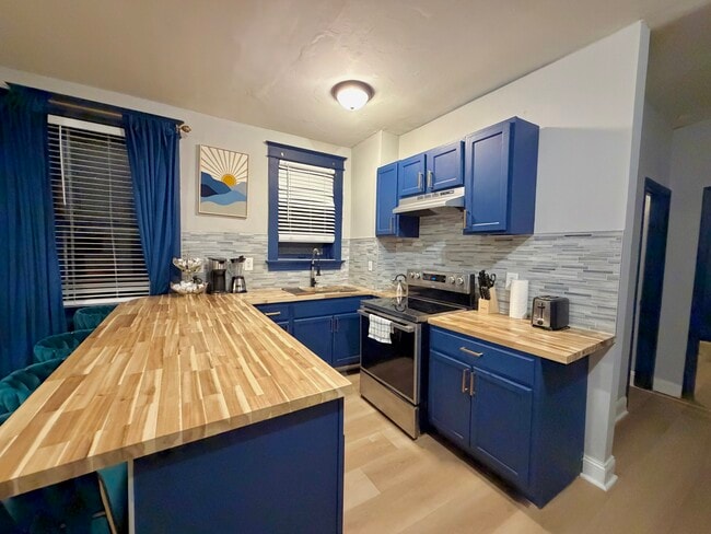 Foto del edificio - 3235 Itaska St