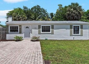 Building Photo - 1480 SW 26th Ave