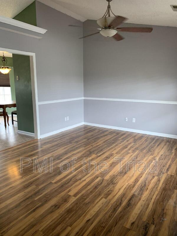 Building Photo - 2457 Shadow Valley Rd