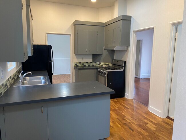 kitchen - 3628 SE Harrison St