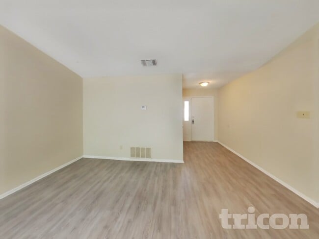 Building Photo - 13923 Flairwood St