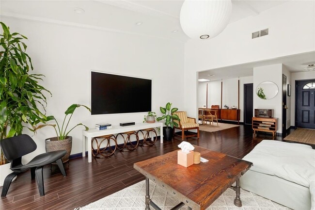 Foto del edificio - 705 Battle Bend Blvd