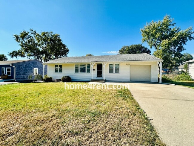 Building Photo - Beautifully Updated Home in Prime Overland...