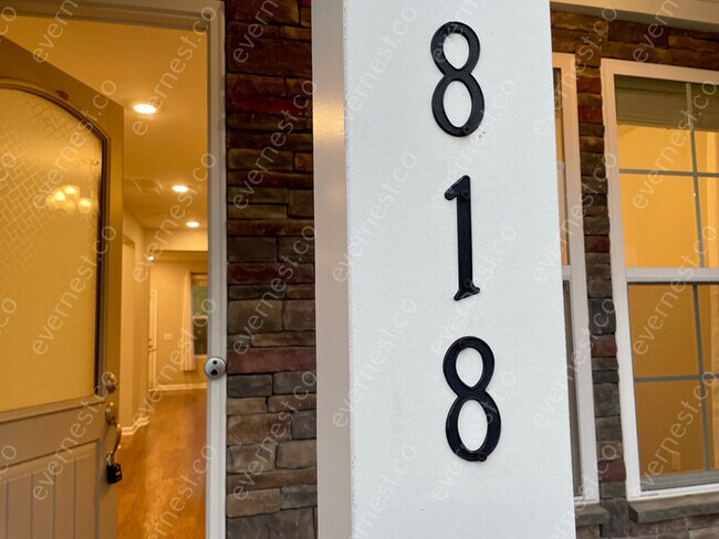 Foto del edificio - 3 bed & 2.5 bath home