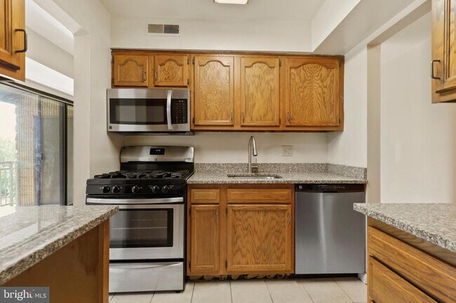Building Photo - 6089 Majors Ln