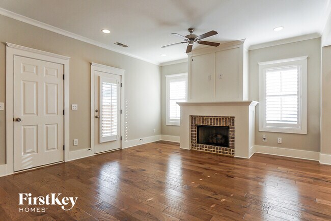 Foto del edificio - 3321 Sawyer Dr