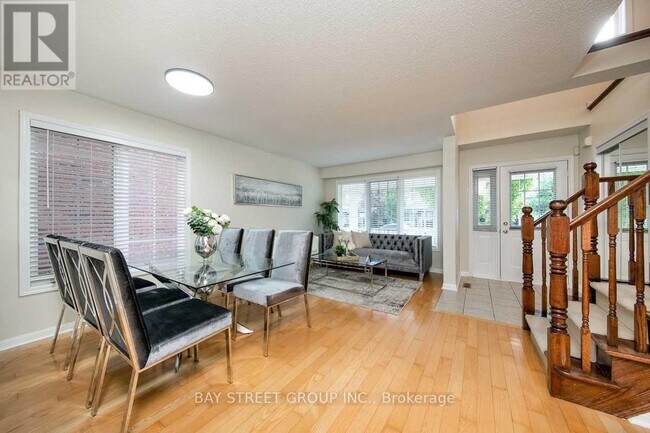 Photo du bâtiment - 2436 Cornerbrooke Crescent
