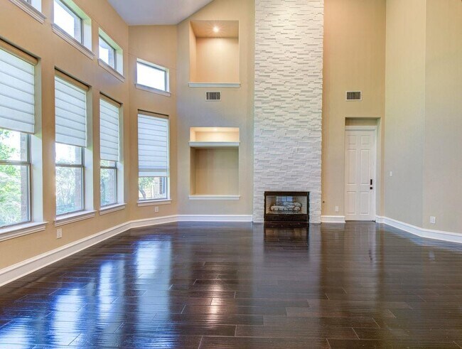 Foto del edificio - 1917 Lakecliff Hills Ln