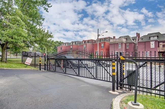 Back entrance to surface parking lot - 850 Lincoln Ave