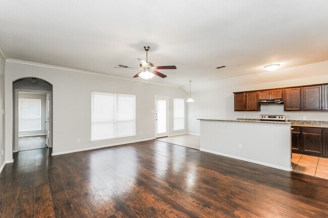 Foto del edificio - Newly Renovated Single Family Home | 4 BR/2BA | Oversized yard