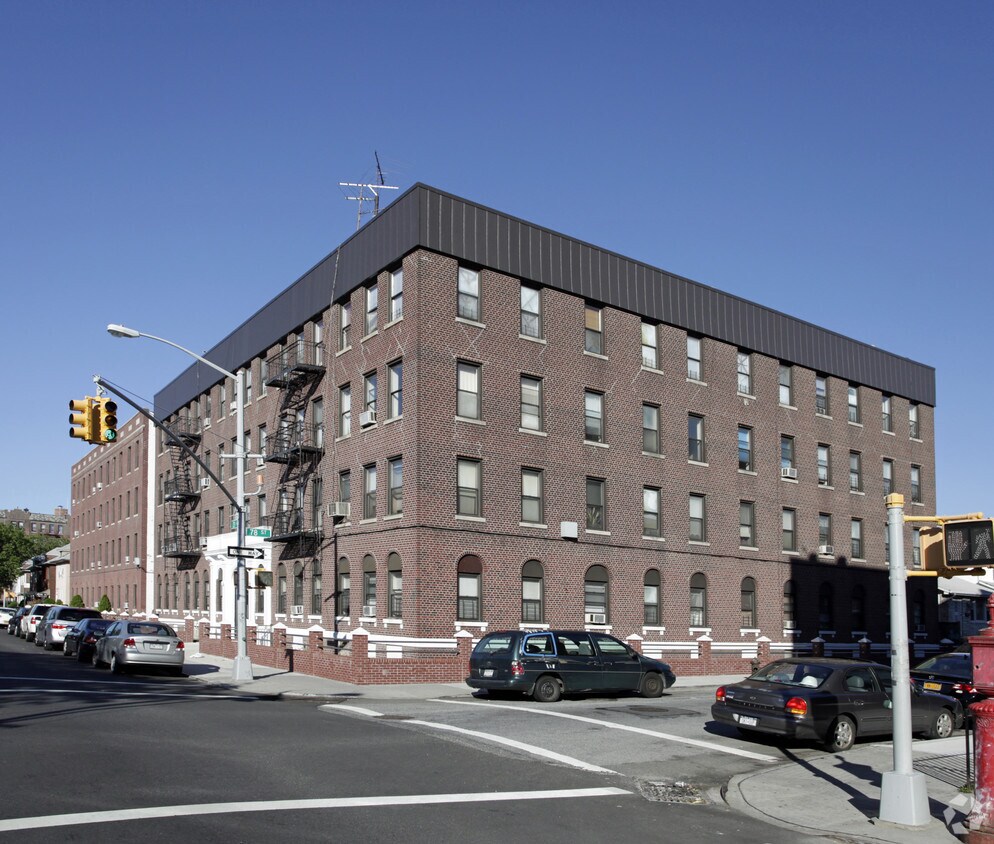 Building Photo - Elegant Star Construction