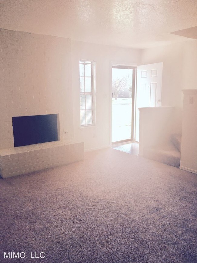 Building Photo - 2129 Beaumont Dr