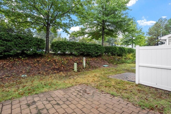 Building Photo - 446 Saint John Dr