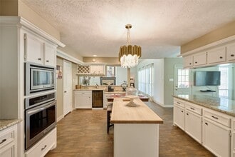 Building Photo - 121 April Waters Dr N Building Photo - 121 April Waters Dr N