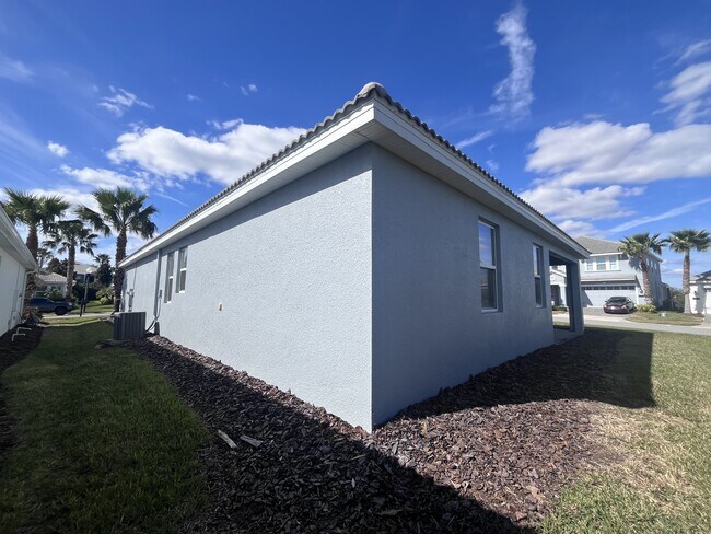 Building Photo - 1401 Clubman Dr