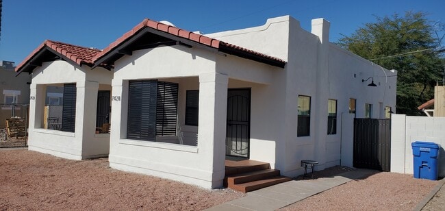 Building Photo - 742 E McKinley St