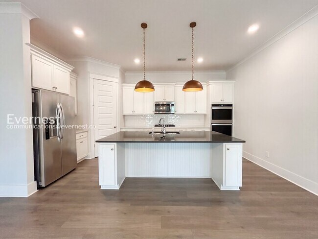 Foto del edificio - 640 Henry Ln