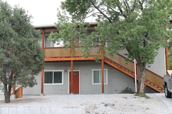 Building Photo - 12 S Pinegrove Rd