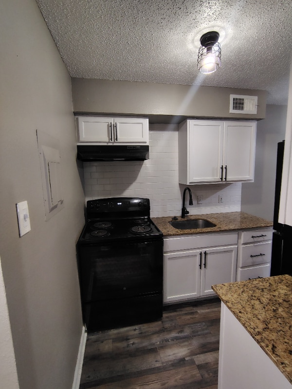 Building Photo - 412 Summit Ave