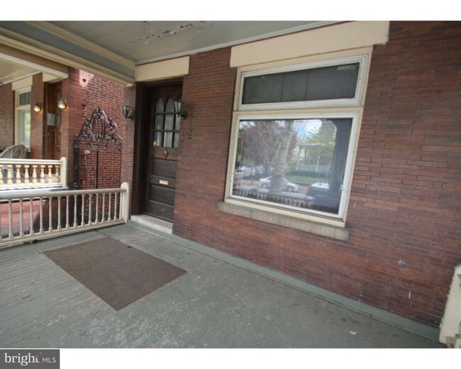 Building Photo - 329 N 34th St