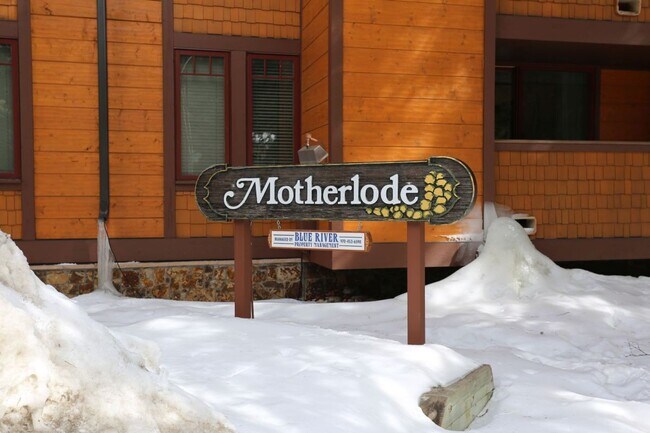Foto del edificio - 800 Columbine Rd