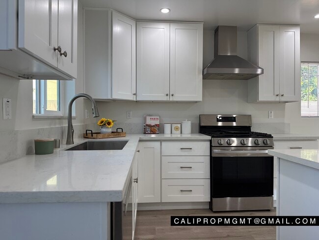 Building Photo - 2709 W Avenue 30