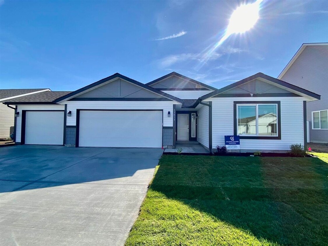 Foto principal - Beautiful 3 Bed, 2 Bath House in Airway He...