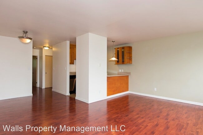 Building Photo - 5210 Russell Ave NW