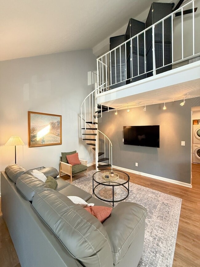 Building Photo - 2738 Brownsboro Rd