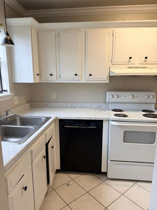 Foto del edificio - 6945 Calder Ave