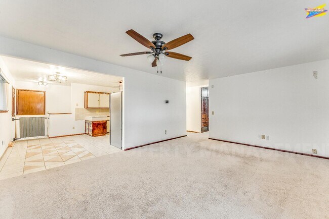 Foto del edificio - 8410 E Castle Dr