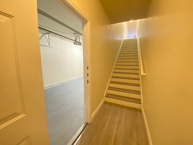 Foto del edificio - Stunning one bedroom, one bath luxury cond...