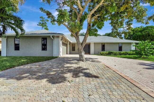 Foto del edificio - 13575 Columbine Ave