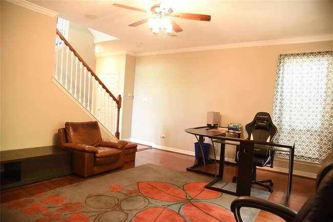 Building Photo - 1611 W Clay St