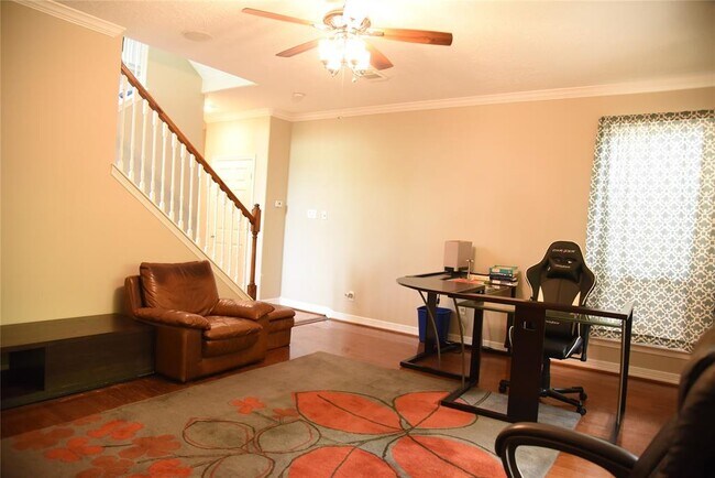 Foto del edificio - 1611 W Clay St