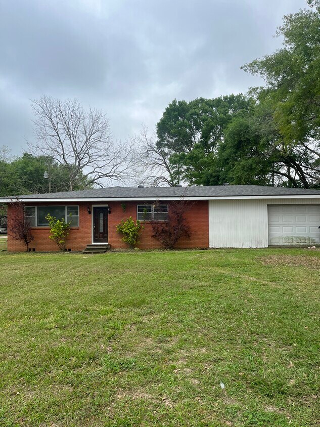 1821 Savoy Rd, Youngsville, LA 70592 House Rental in Youngsville, LA