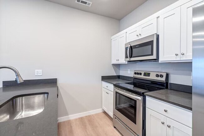 Foto del edificio - Farmington Hills Duplexes