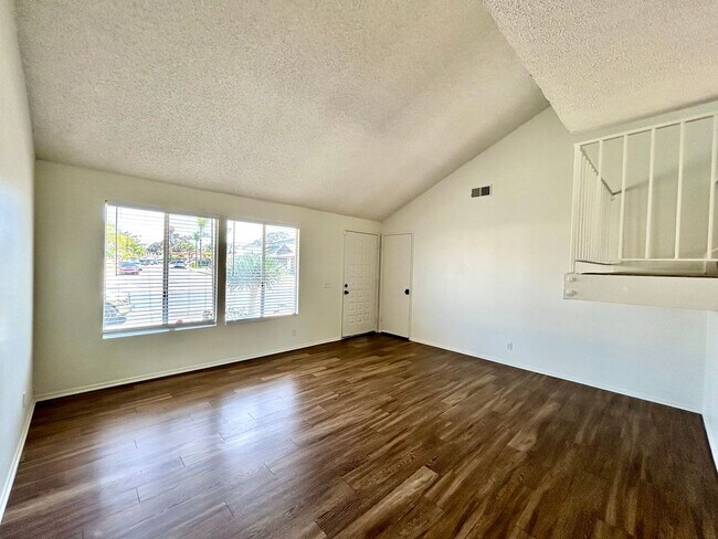 Foto del edificio - 5 Bed, 2 Bath in Otay Mesa!