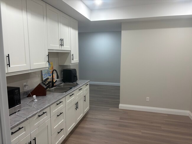 Building Photo - 47 Gateway Dr