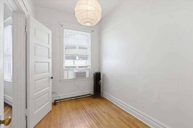 Building Photo - 2839 N Clark St