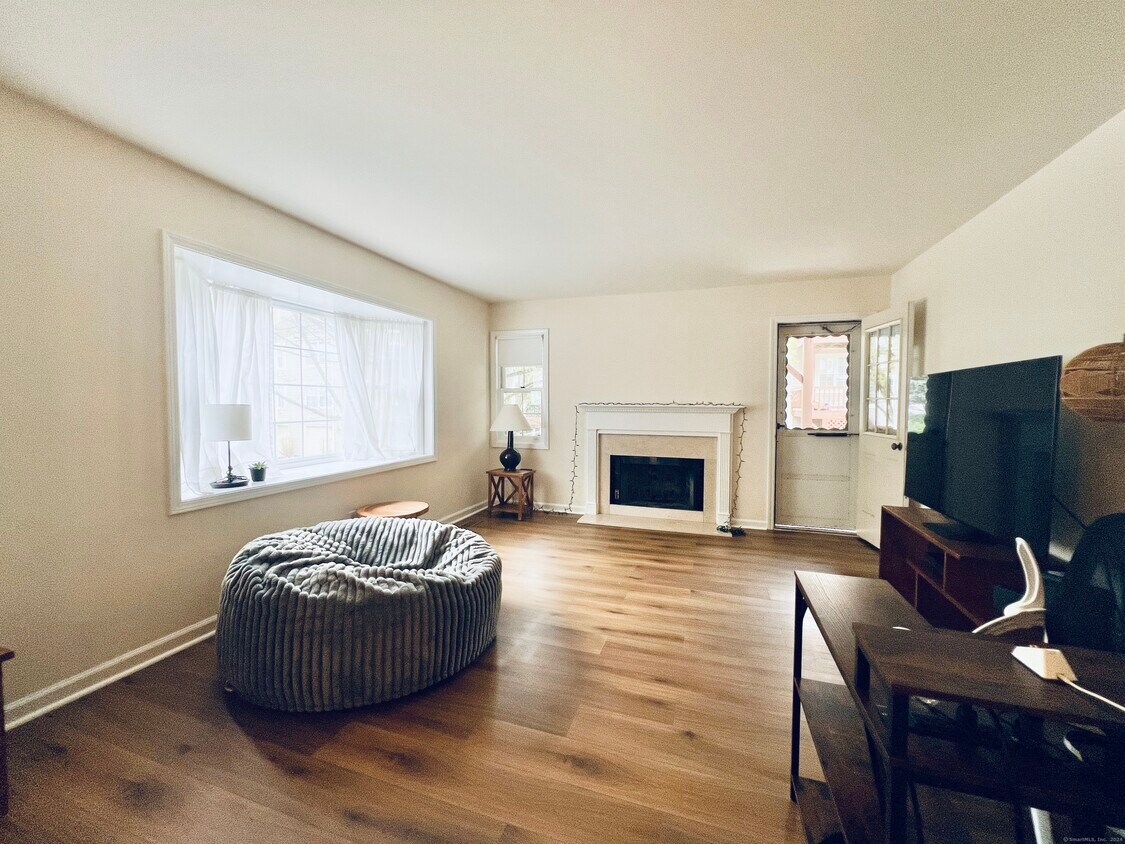 1118 Foxboro Dr Unit 1118, Norwalk, CT 06851 Condo for Rent in